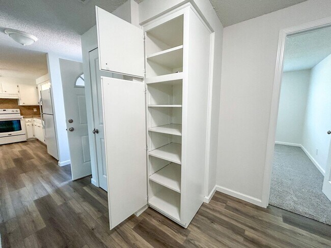 Building Photo - 1488 Warbler Dr SE
