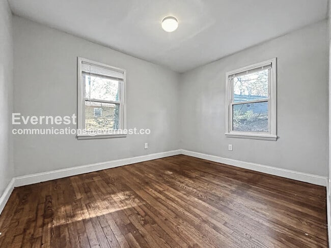 Building Photo - 942 Fairburn Rd NW