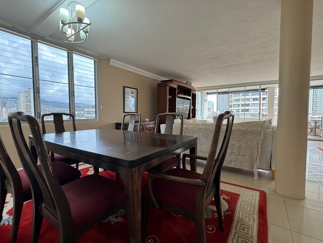 Building Photo - Spacious 2 Bed/2 Bath/2 Lanai Furnished Penthouse Unit at Kaiolu Sunrise
