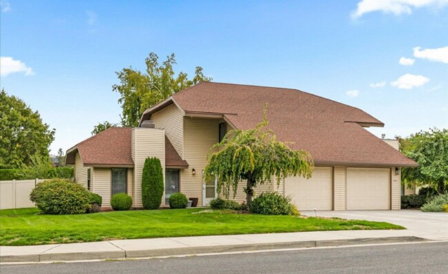 Building Photo - 189 Crestline Duplex
