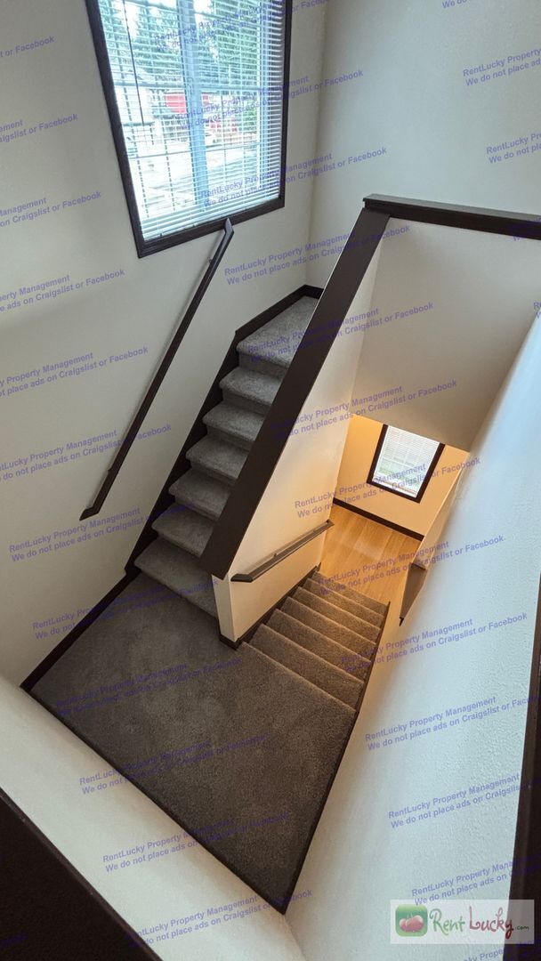 Building Photo - CFC (Russell)-Spanaway Duplex