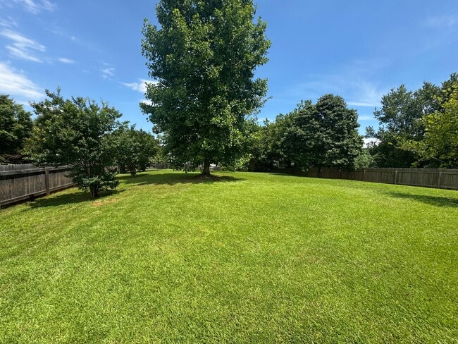 Building Photo - 4852 Knollview Dr