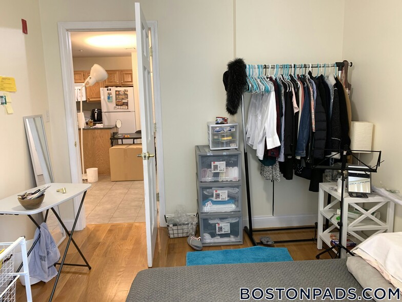 Building Photo - 90 Westland Ave