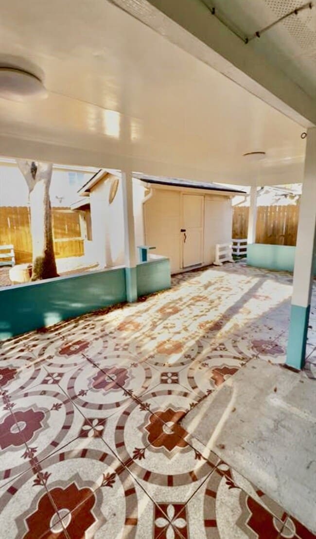 Building Photo - 1614 York Creek Dr