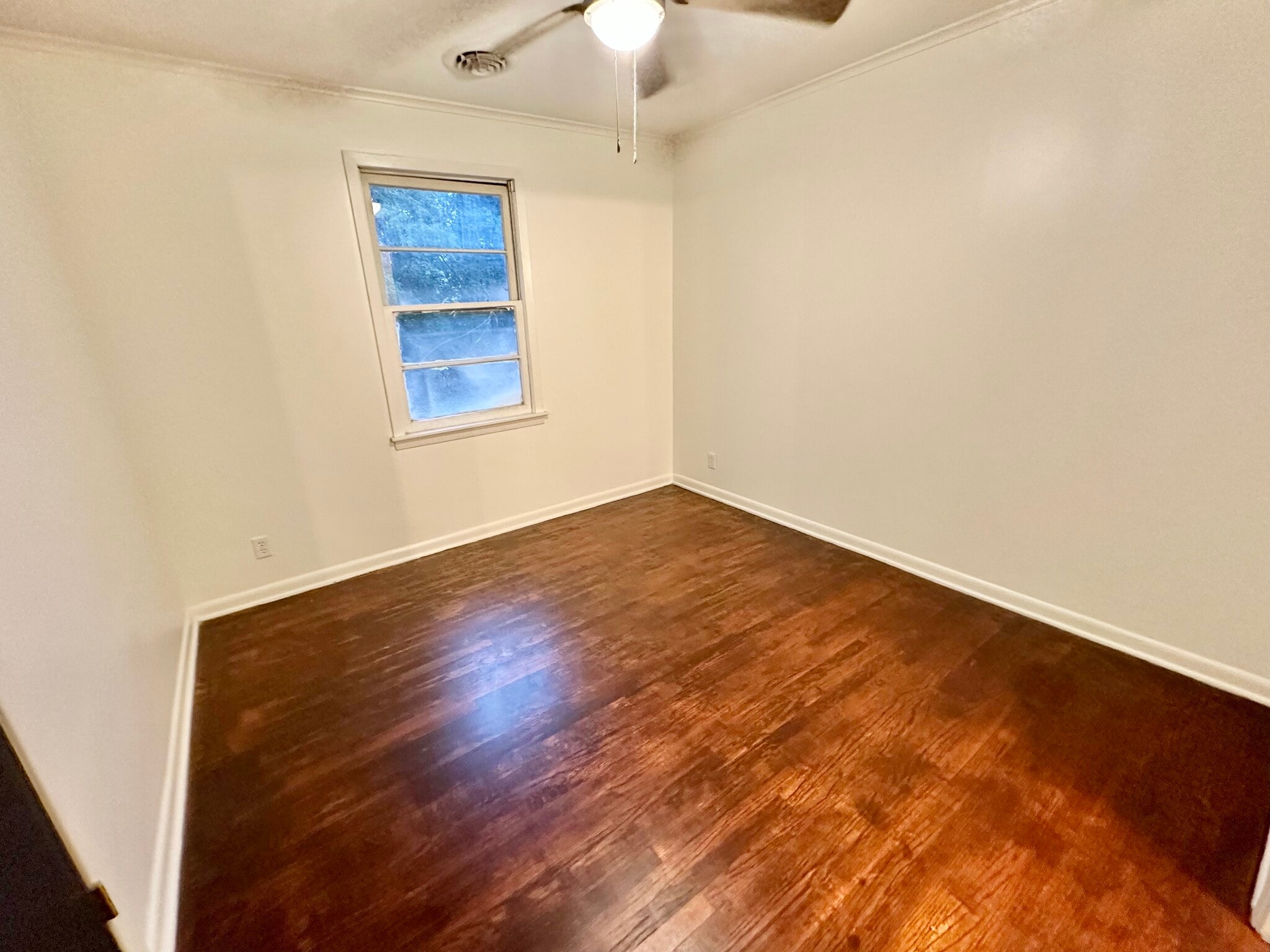 Master Bed 2 - 913 Lynden Blvd
