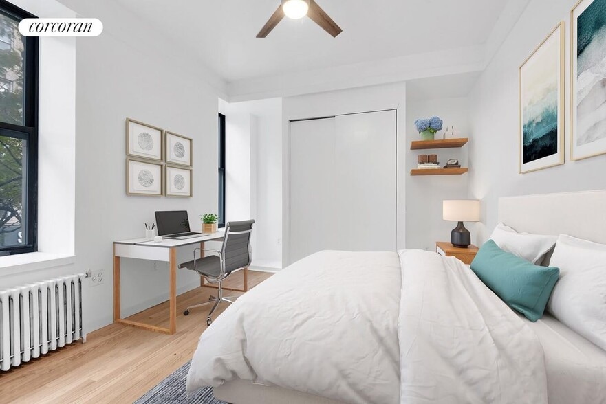 Building Photo - 300 W 17th St