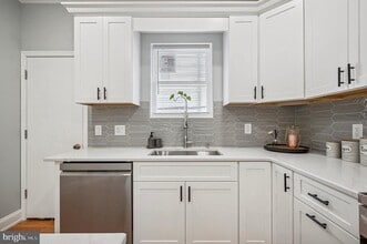 Building Photo - 1317 S 19th St