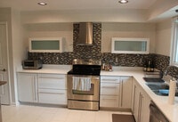 Building Photo - 916 Hoover Village Dr