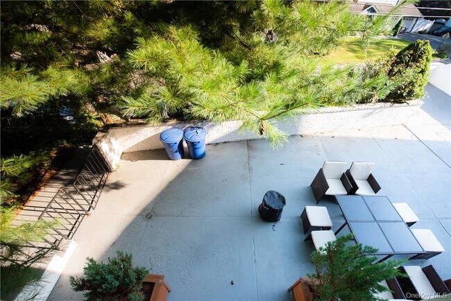 Building Photo - 37 S Washington Ave