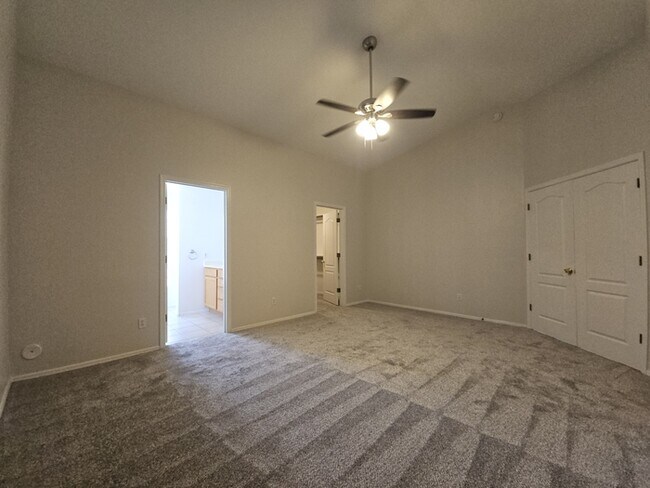 Building Photo - Charming 3-Bedroom Home for Rent in East M...