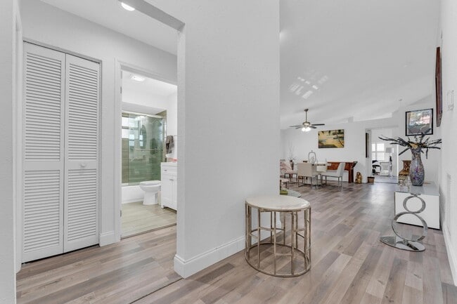 Building Photo - 11120 Sangria Ct
