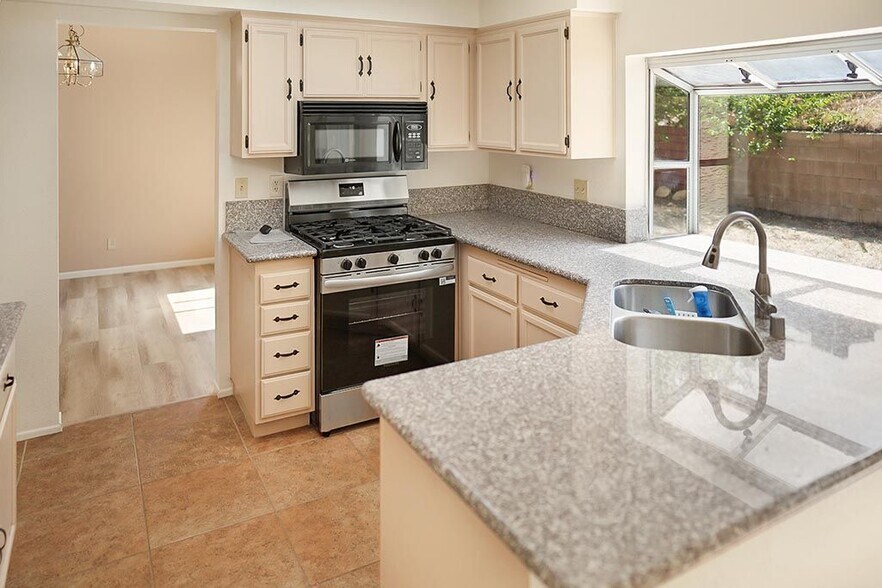 Building Photo - 1512 Siberian Ct