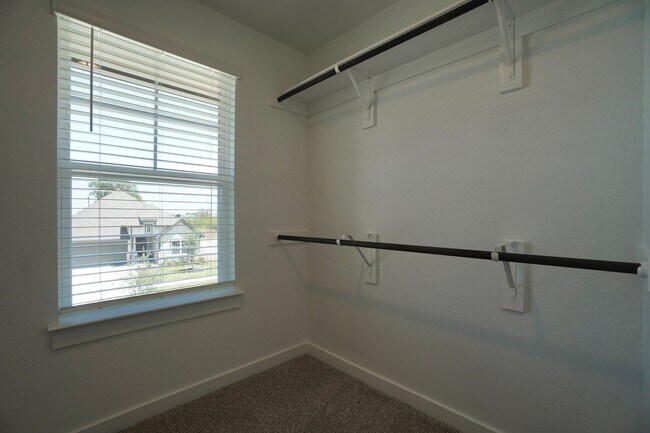 Building Photo - 136 Greinert Dr