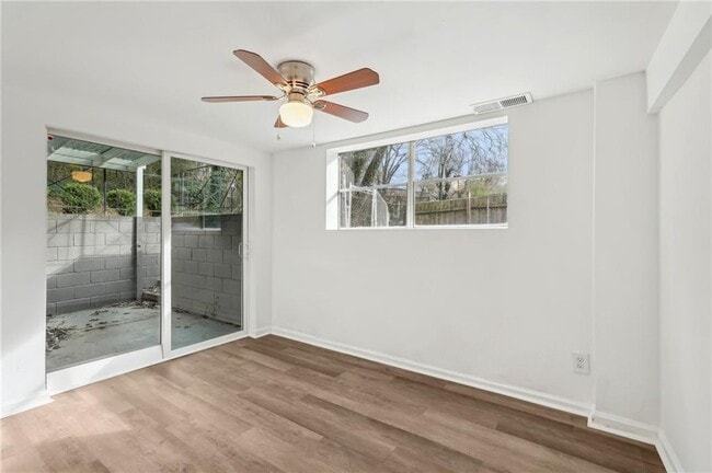Building Photo - 4042 Sweetbriar Ln