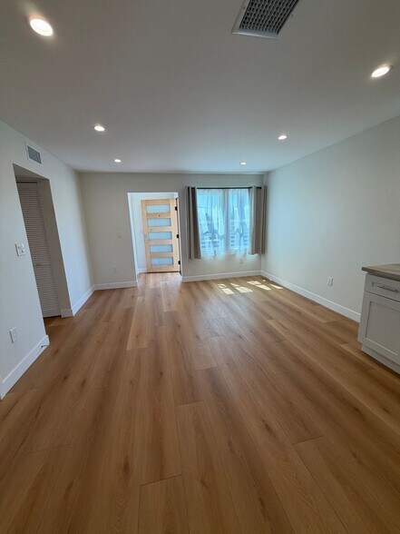 Building Photo - 1045 Sonora Ave