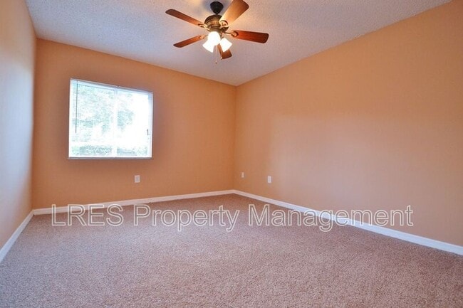 Building Photo - 300 Cherokee Ct