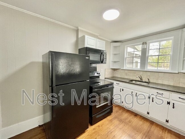 Building Photo - 1312 Summitt Ave