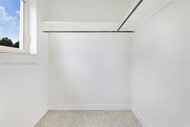 Building Photo - 1202 NW 34th St