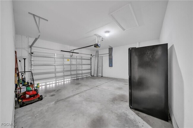 Building Photo - 8125 Silver Birch Way