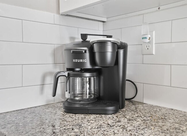 Building Photo - 304 Cliff Swallow Ave