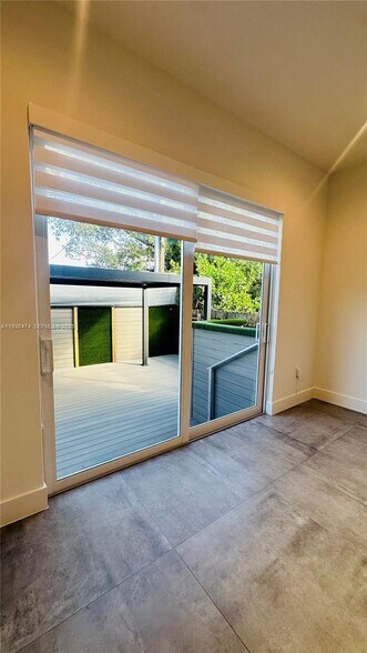 Building Photo - 3653 SW 25th St