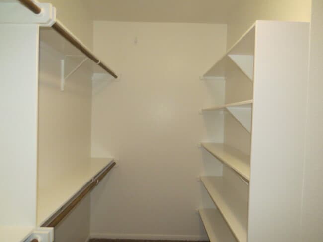 Building Photo - "Charming 4-Bed Oasis with Granite Touches...
