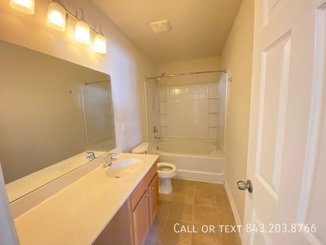 Building Photo - Available Now! Explore this Spacious 3-bed...