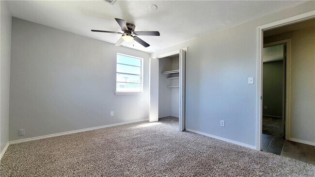 Building Photo - 14025 N Everest Ave