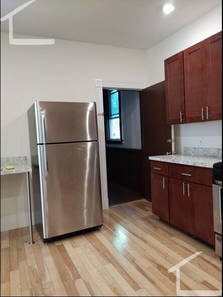 Building Photo - 99 Calumet St