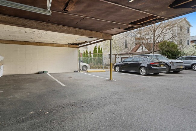 Building Photo - 7117 Park Ave