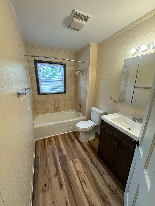 Building Photo - 233 Shelly St