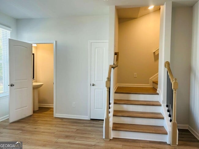 Building Photo - 140 Reese St