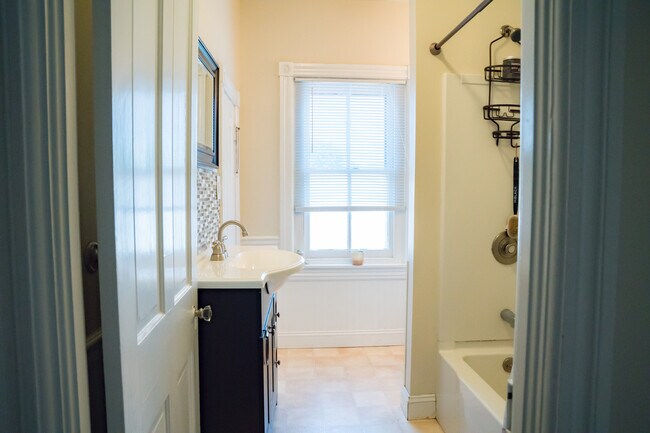 Building Photo - Chelsea Avenue Court