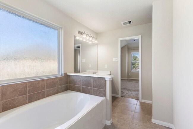 Building Photo - 30618 Lavender Trace Dr