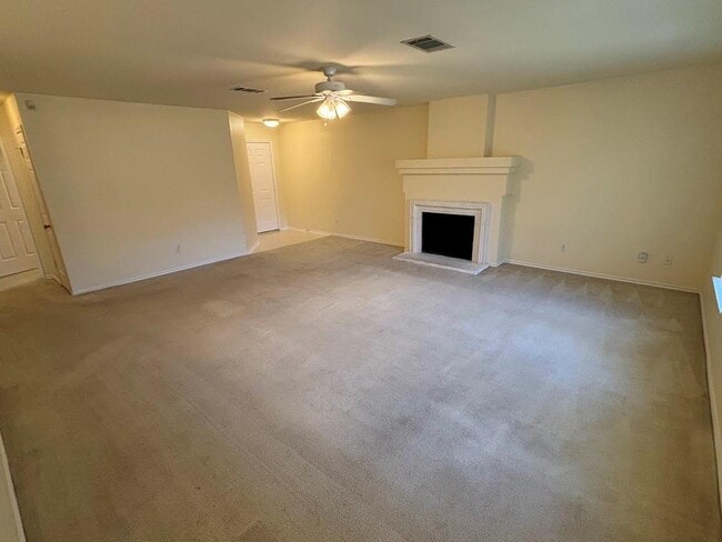 Building Photo - 7408 Pusch Ridge Loop
