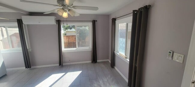 Building Photo - 110 N San Marino Ave