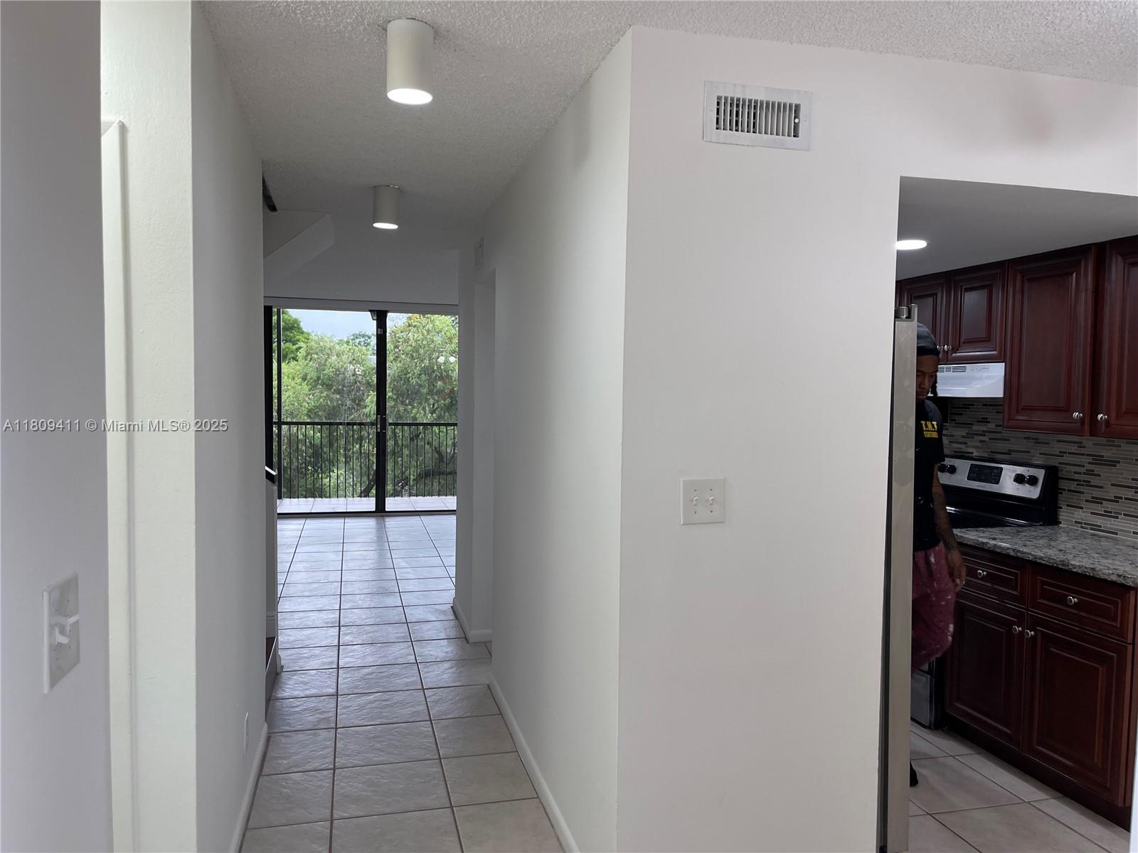 Building Photo - 2961 SW 87th Ave