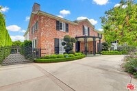 Building Photo - 516 S Rimpau Blvd