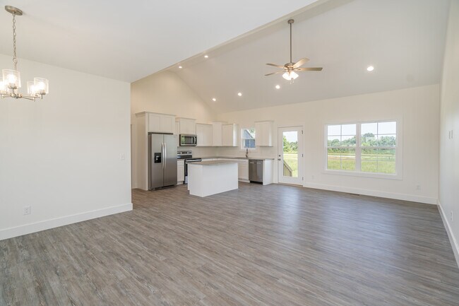 Building Photo - 147 Greenbriar Ln