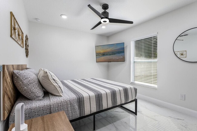 Building Photo - 1401 E Muriel St