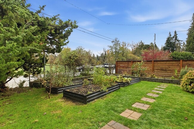 Building Photo - Arbor Lake Duplex unit for lease in private setting