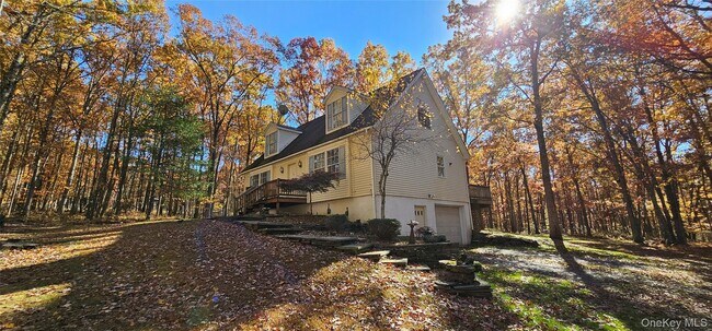 Building Photo - 323 Cushetunk Dr