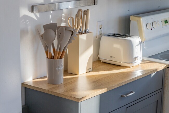 Building Photo - 9 Prospect St