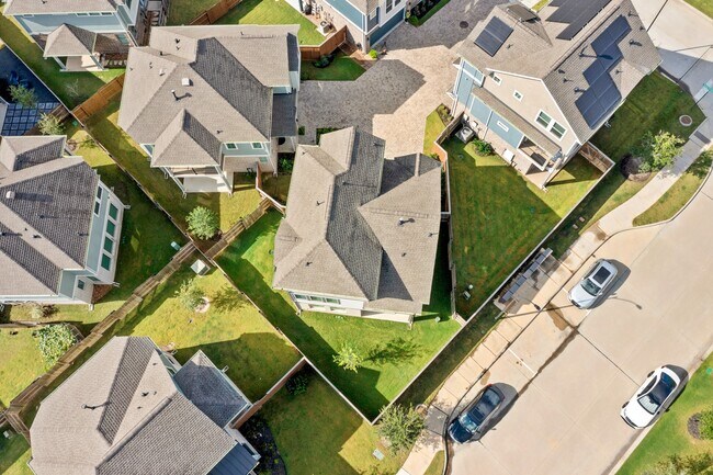 Building Photo - 7626 Redbud Orch Rd