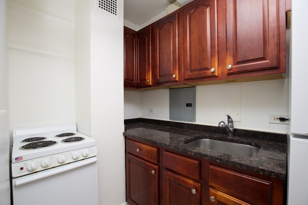 Building Photo - 4180 N Marine Dr