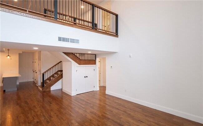 Primary Photo - 15 Cranston Ave