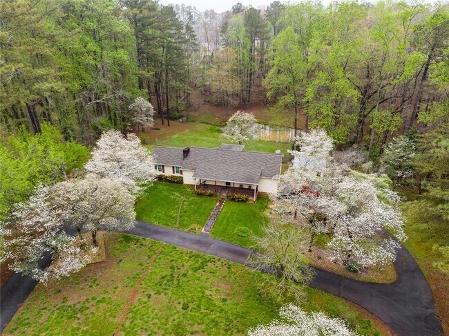 Building Photo - 465 Dobbs Rd