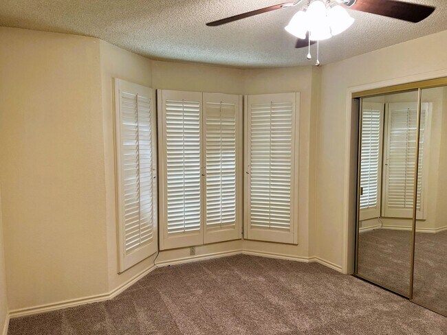 Building Photo - Elegant Whisperwood Home
