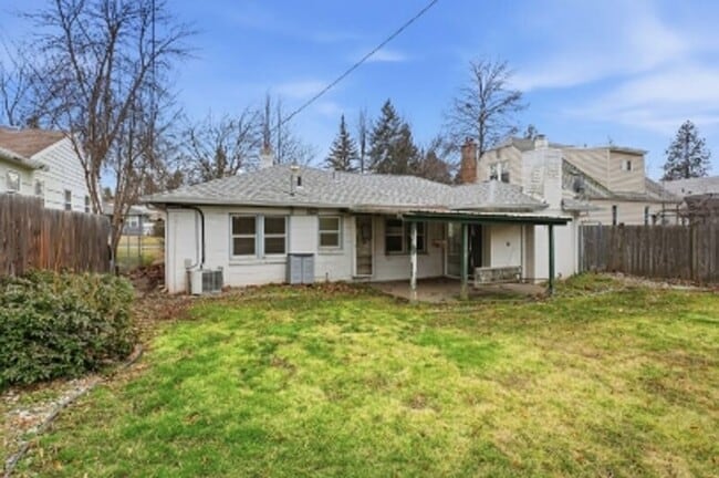 Building Photo - 1307 E Thurston Ave