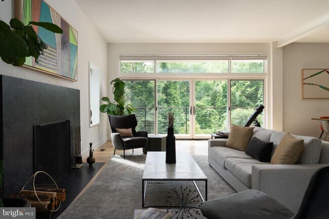 Building Photo - 3820 Argyle Terrace NW